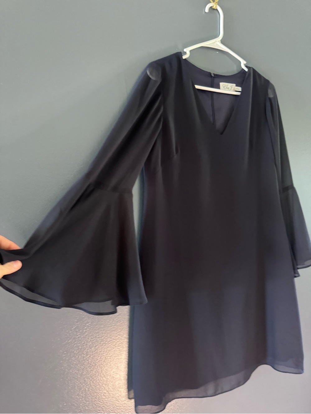Eliza J Navy Blue Chiffon Bell Sleeve Shift Dress Woman’s Size 4 Knee sheer arm